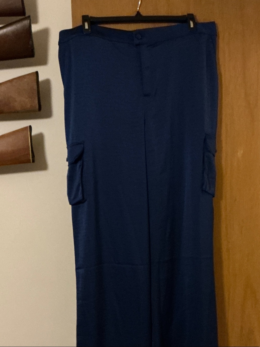 G by Giuliana Wide Leg Cargo Pocket Pants in Navy Blue